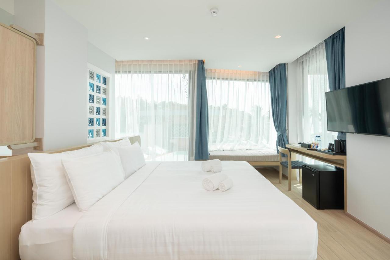 Panwaburi Beachfront Resort - Sha Extra Plus Εξωτερικό φωτογραφία A room at the hotel