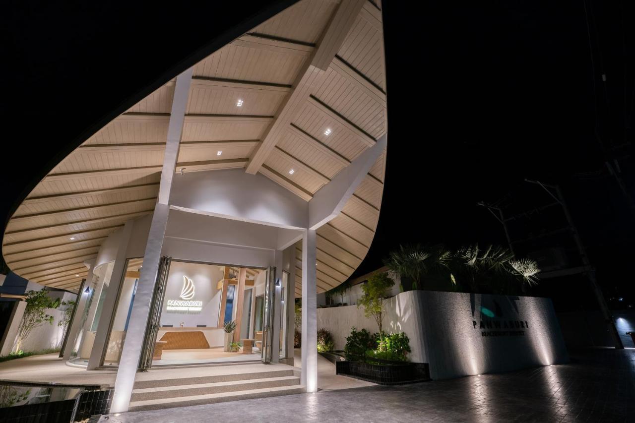 Panwaburi Beachfront Resort - Sha Extra Plus Εξωτερικό φωτογραφία The entrance of the resort