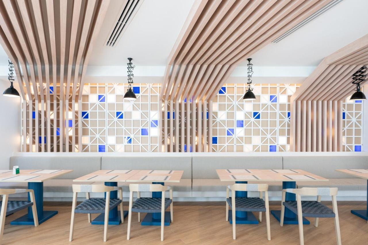 Panwaburi Beachfront Resort - Sha Extra Plus Εξωτερικό φωτογραφία The interior of the restaurant
